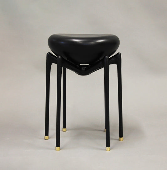 “Arapod” stool